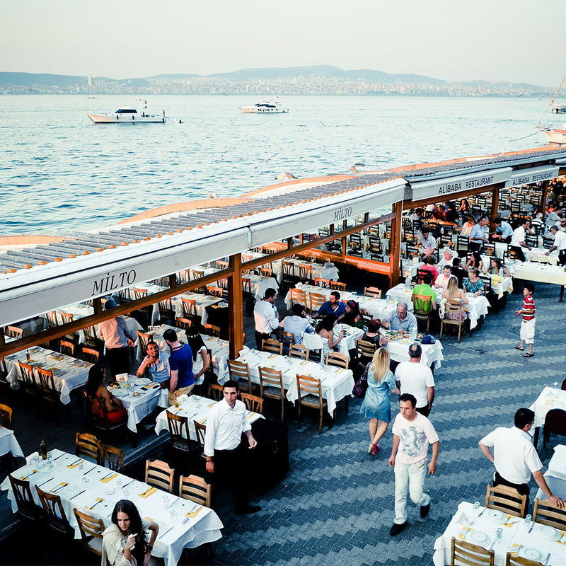 dejeuner de poissons a l'ile Buyukada